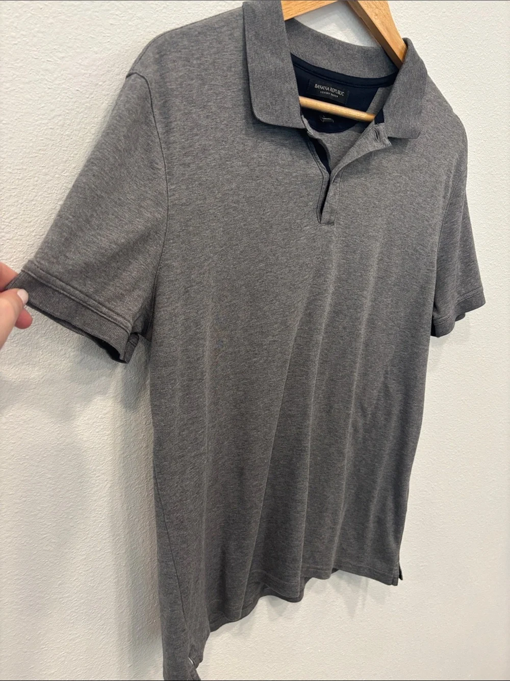 Banana Republic Men’s Luxury Touch Charcoal Gray Polo Shirt Size L